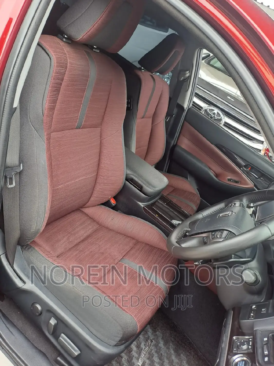 Toyota Crown 2016 Red