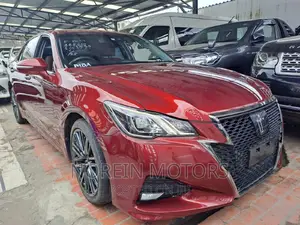 Toyota Crown 2016 Red