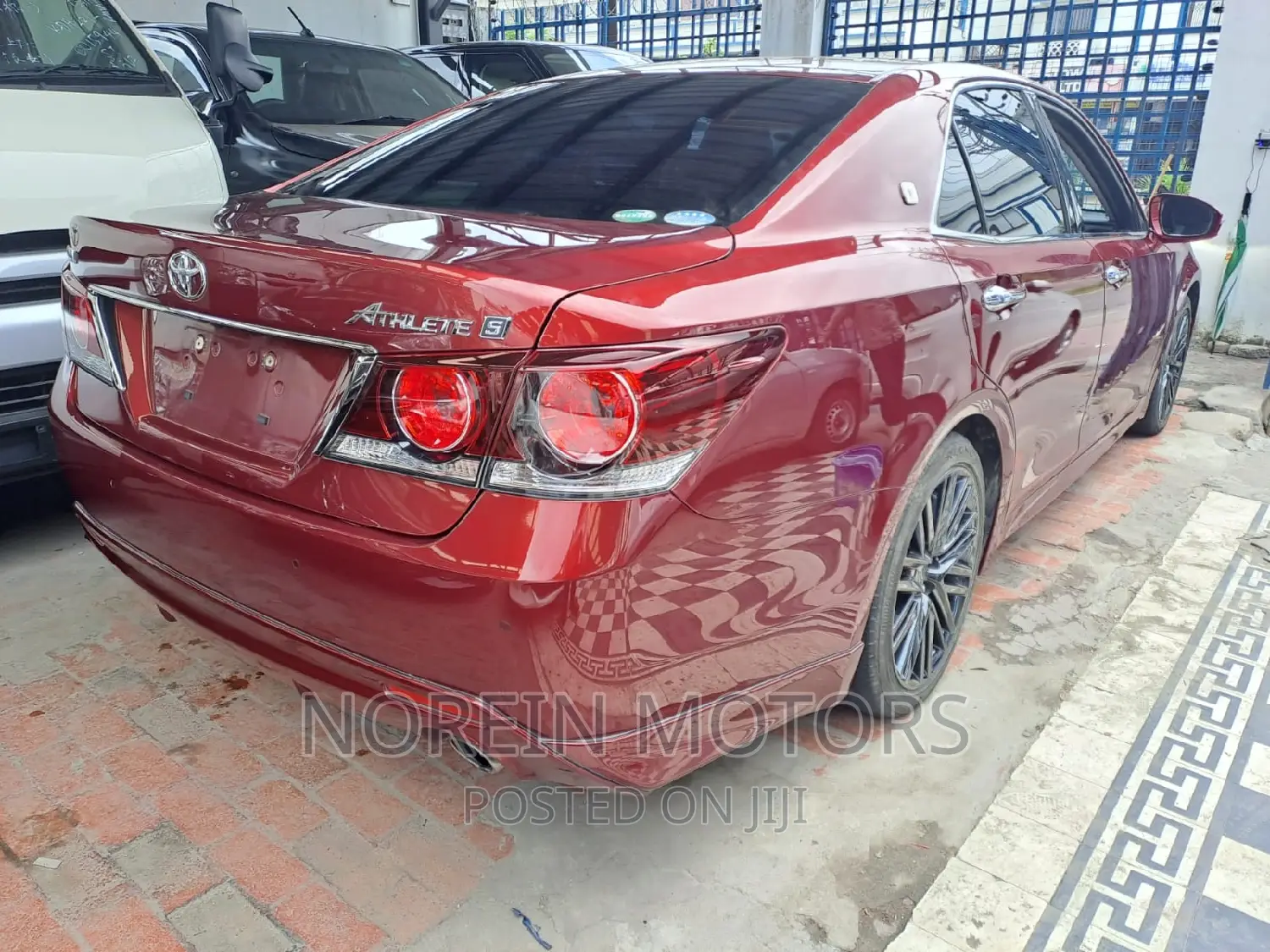 Toyota Crown 2016 Red
