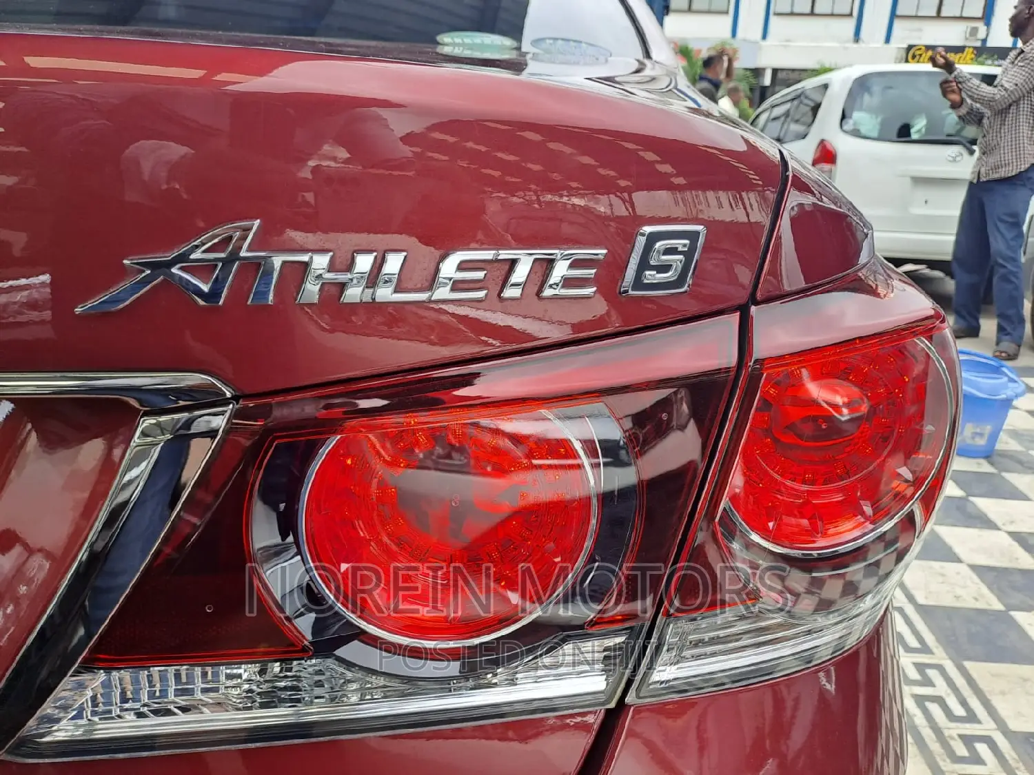 Toyota Crown 2016 Red