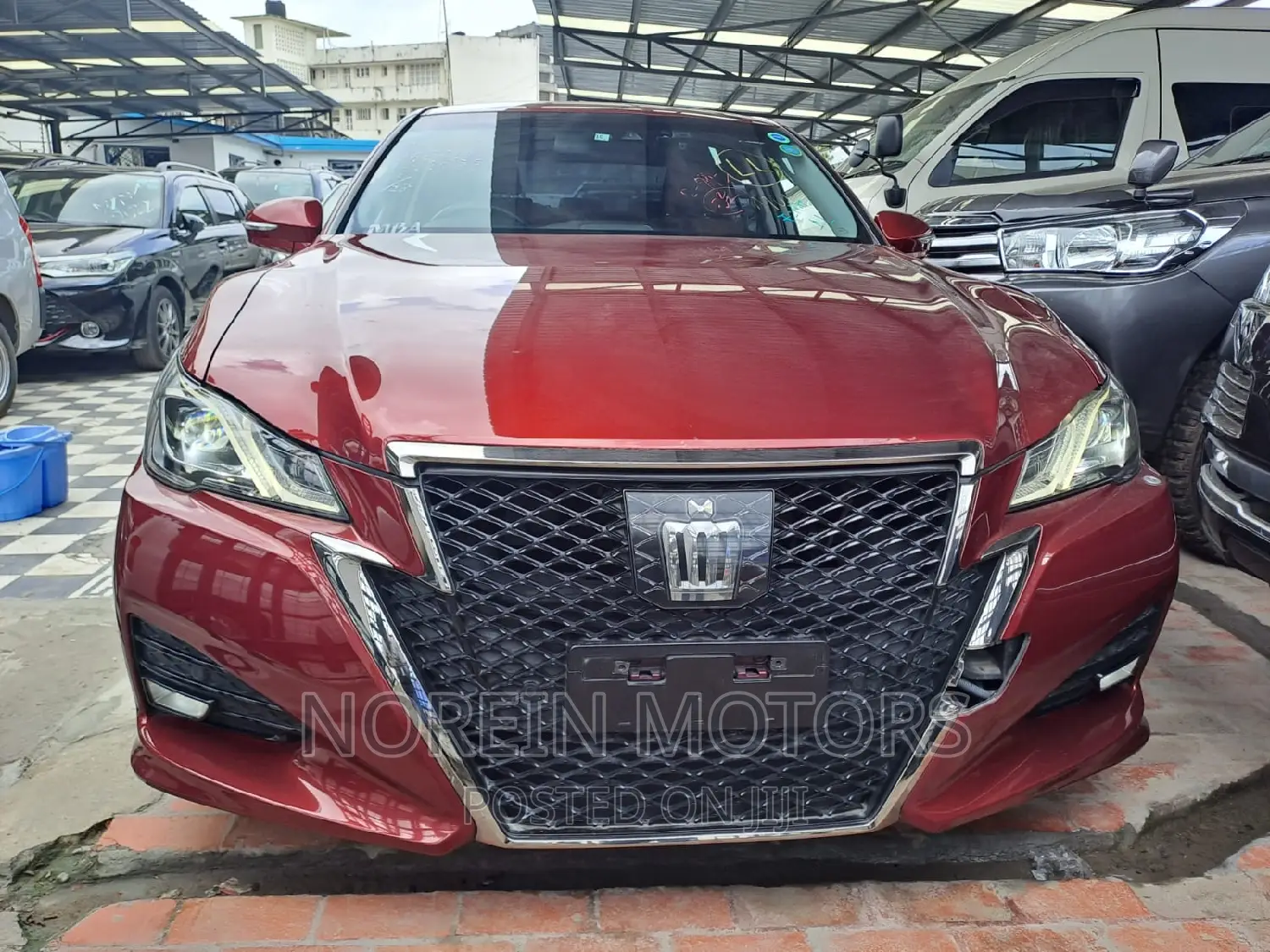Toyota Crown 2016 Red