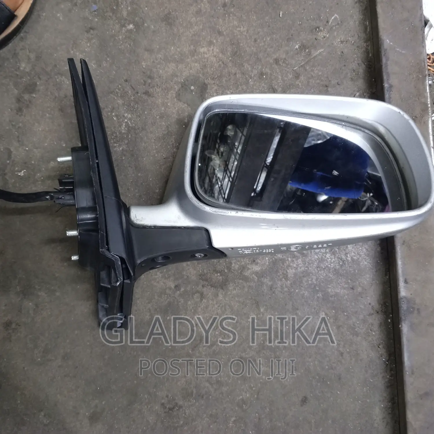 Ex Japan Side Mirror for Nze Old Model on Sale