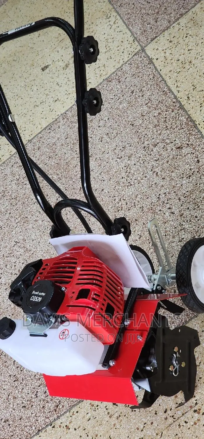 Tiller Machine With 4 Stroke Engine