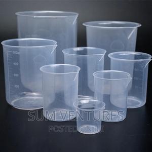 Plastic Beakers - thumbnail 2