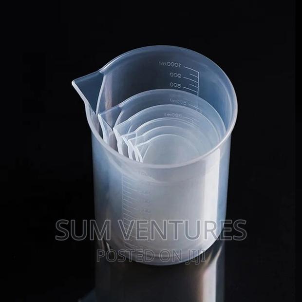 Plastic Beakers - thumbnail 3