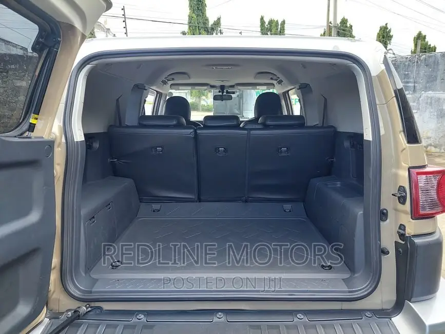 Toyota FJ Cruiser 2016 Beige
