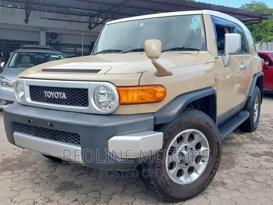 Toyota FJ Cruiser 2016 Beige