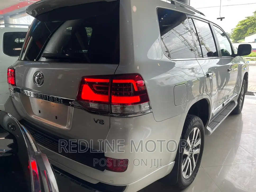Toyota Land Cruiser 4.6 V8 ZX 2016 White