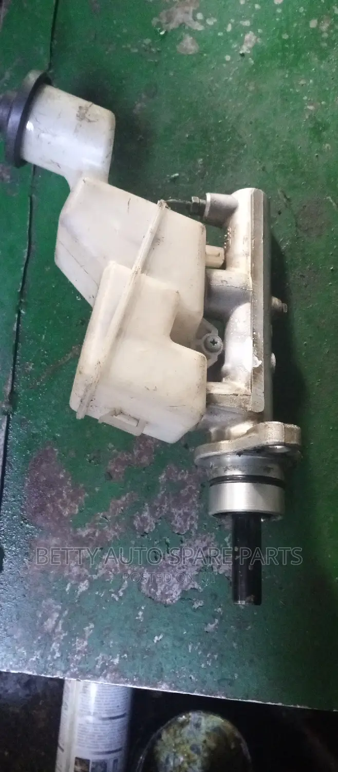 Toyota Fielder Master Cylinder