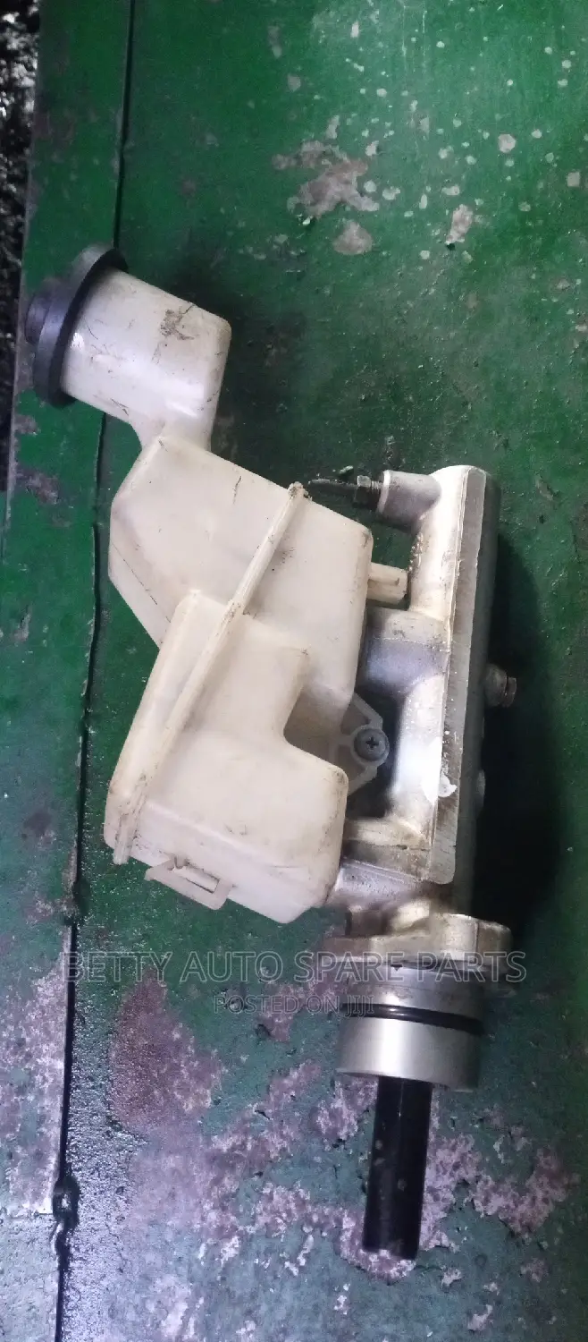 Toyota Fielder Master Cylinder