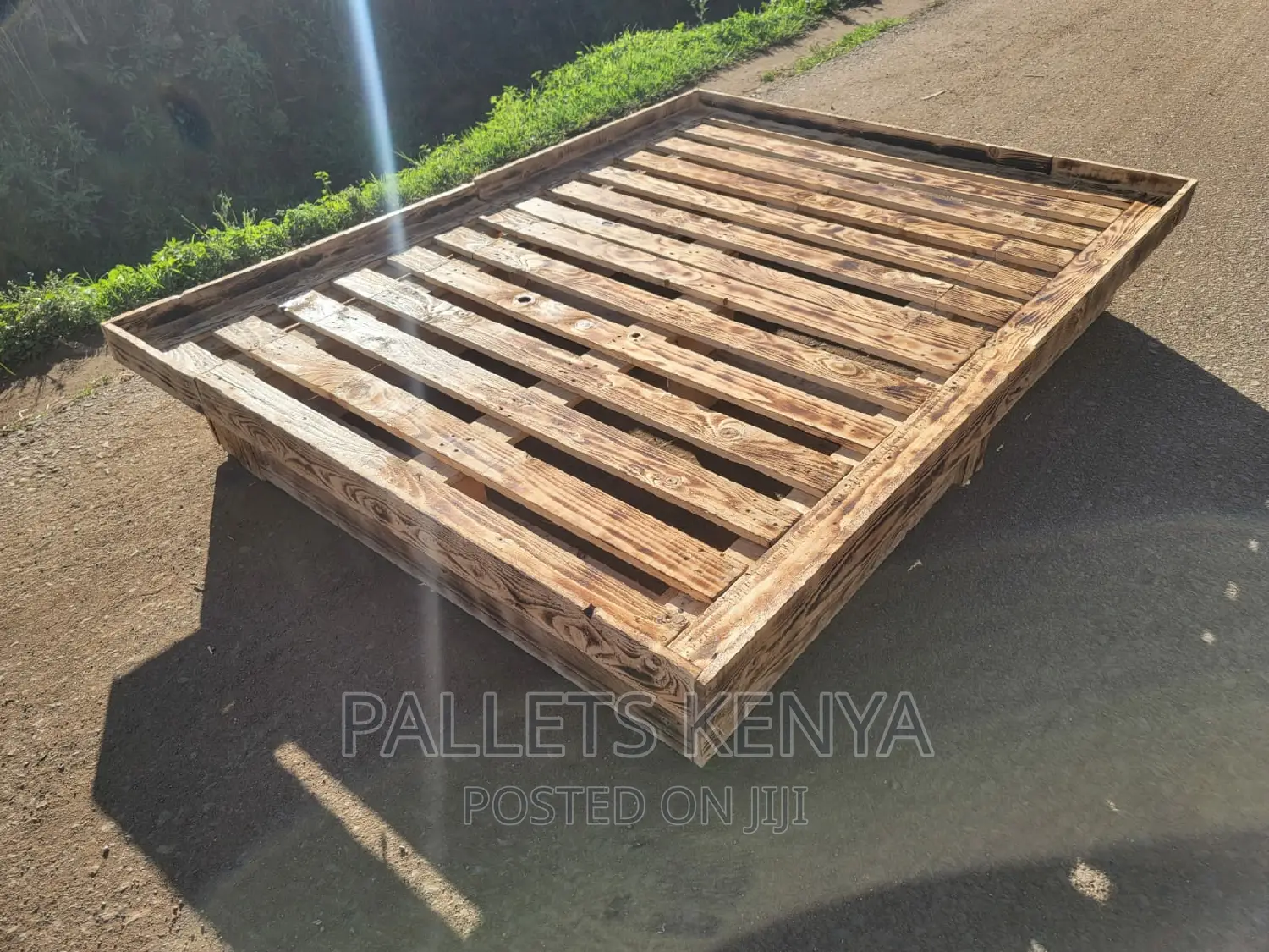 Pallet Bed- 5*6 Detachable and Blazed Pallet Bed. (#JD9,)