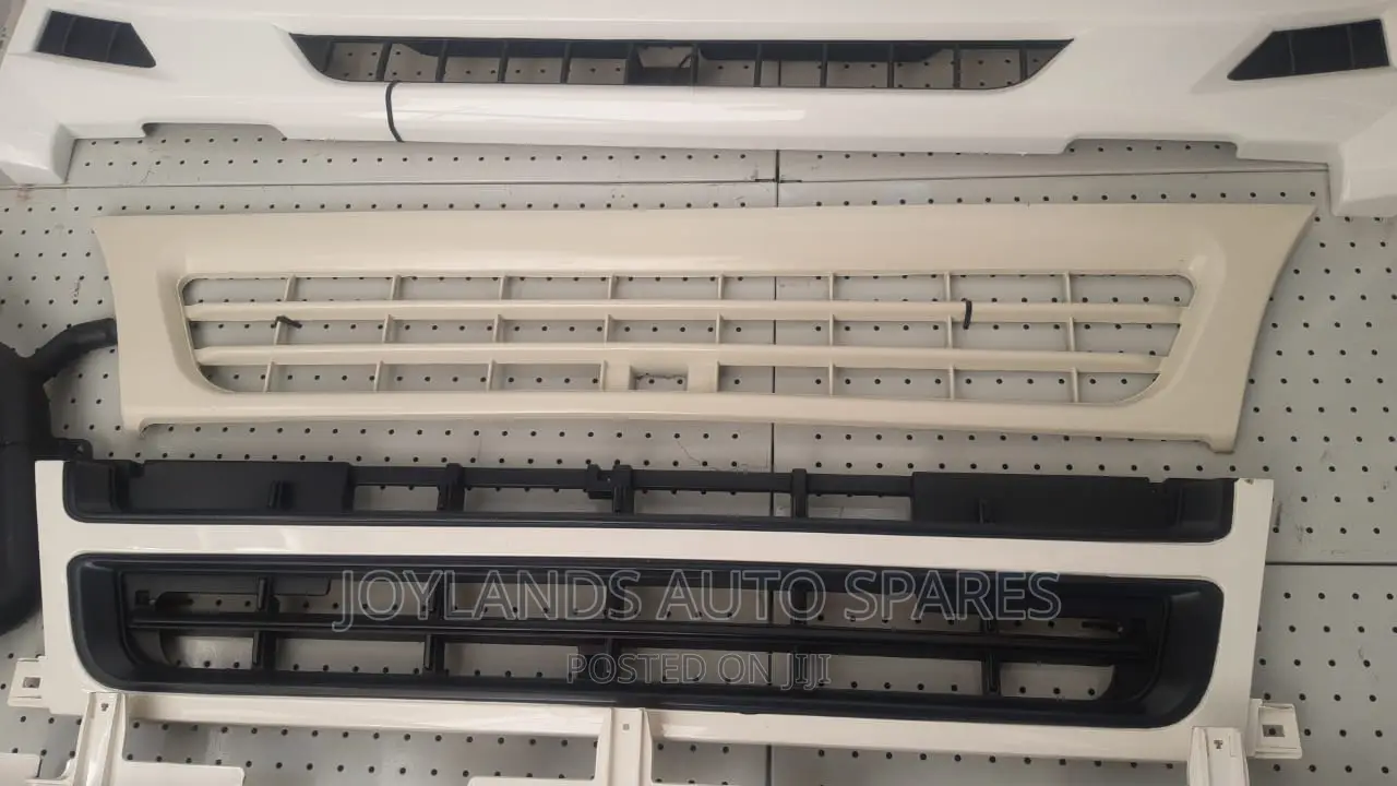 Isuzu 4.3/Npr Grille