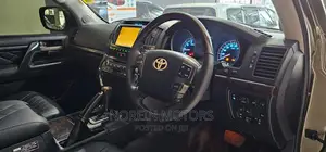 Toyota Land Cruiser 2010 Green