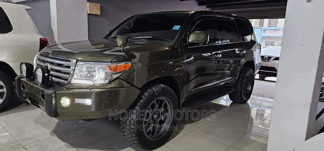 Toyota Land Cruiser 2010 Green