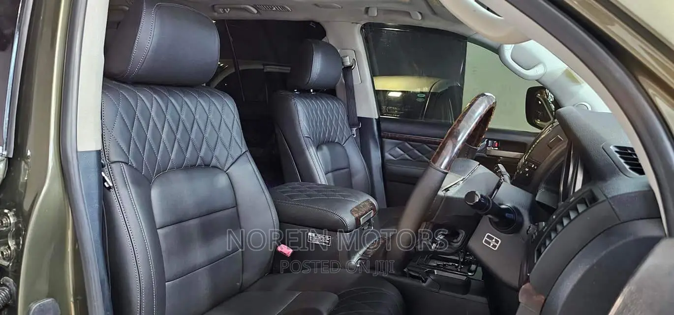 Toyota Land Cruiser 2010 Green