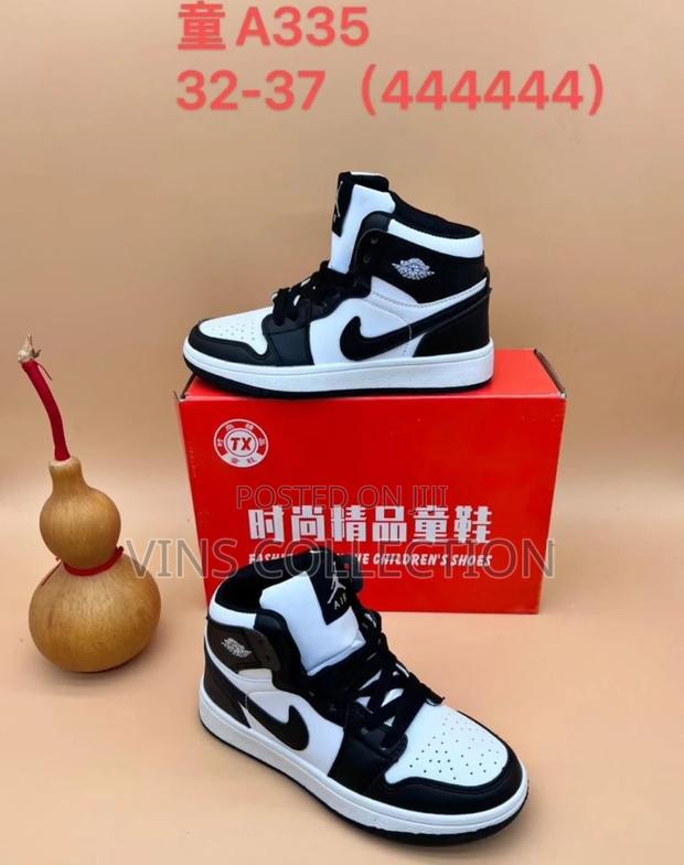 Kids Air Jordan 1 Sneakers