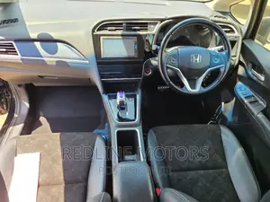 Honda Shuttle 1.5 G 2WD 2016 Black