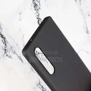 LG VELVET Black Silicone Case - TPU Cover