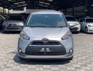 Toyota Sienta 2016 Gray