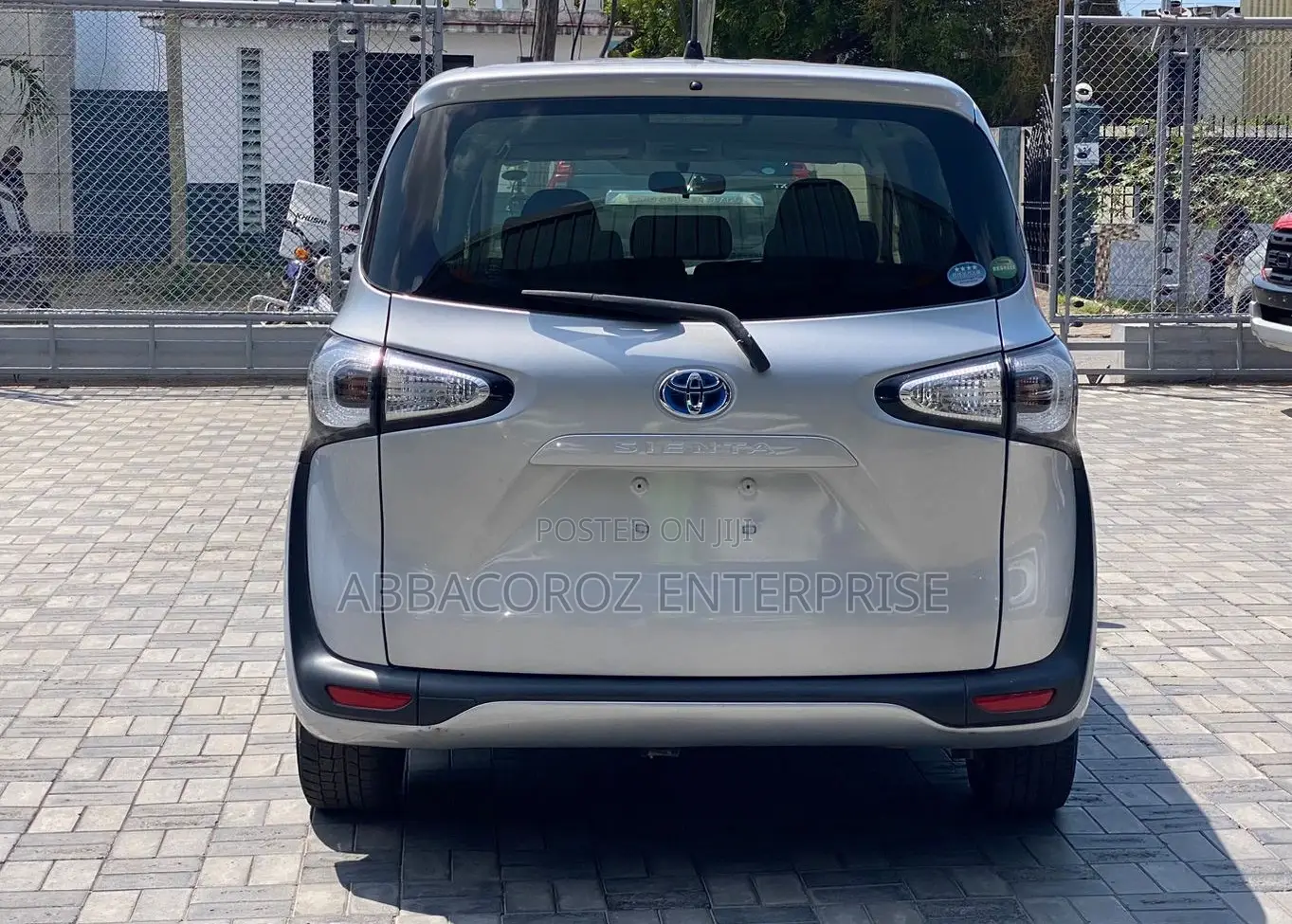 Toyota Sienta 2016 Gray