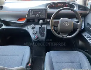 Toyota Sienta 2016 Gray