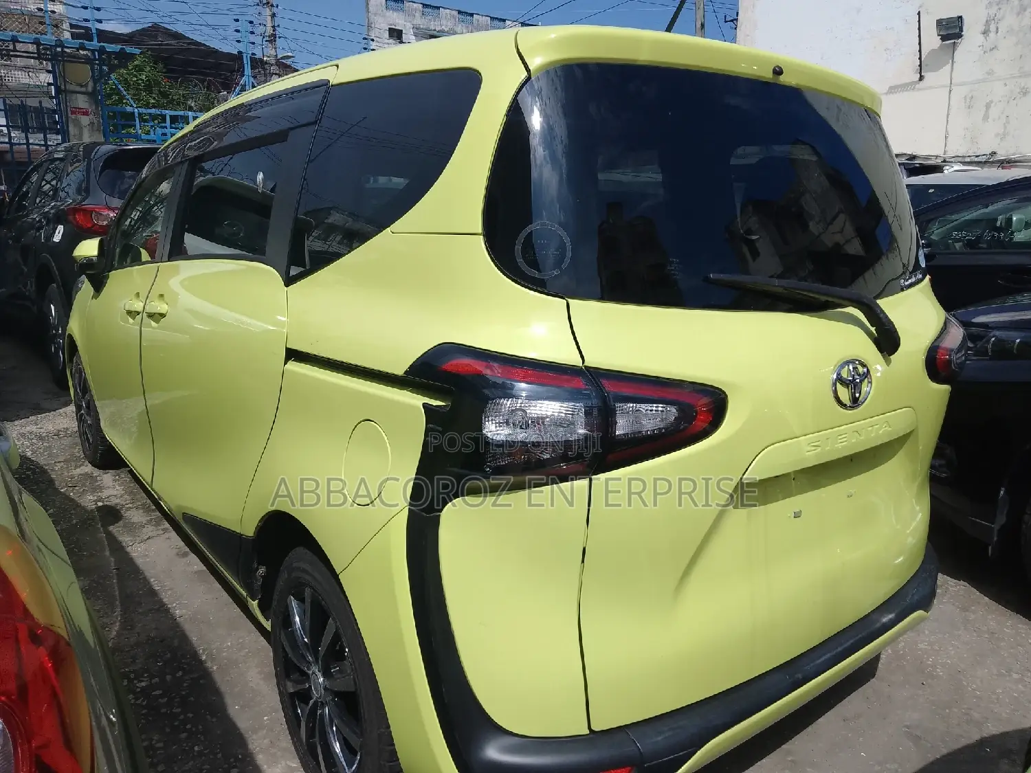 Toyota Sienta 1.5 FWD 2016 Green