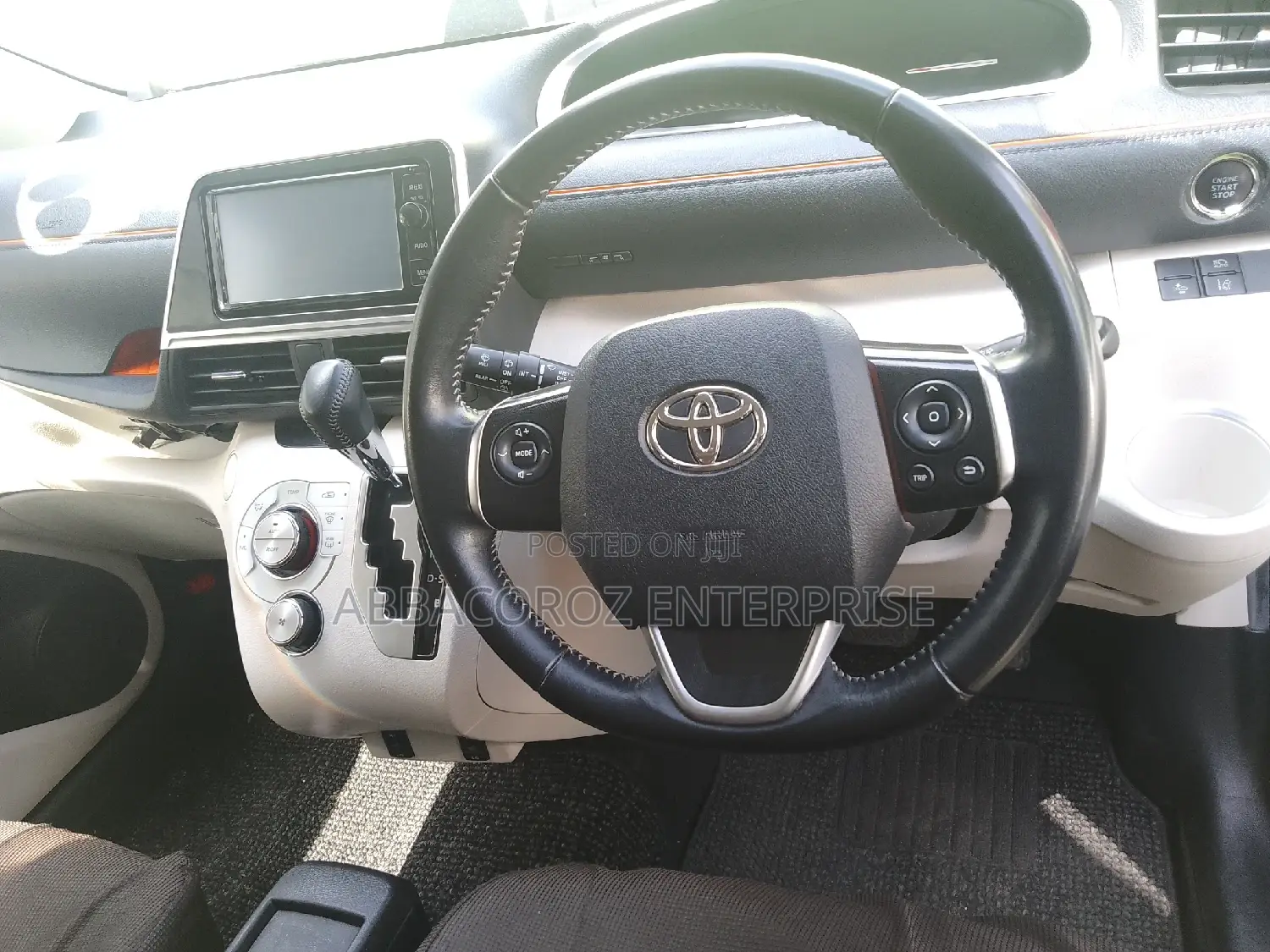 Toyota Sienta 1.5 FWD 2016 Green