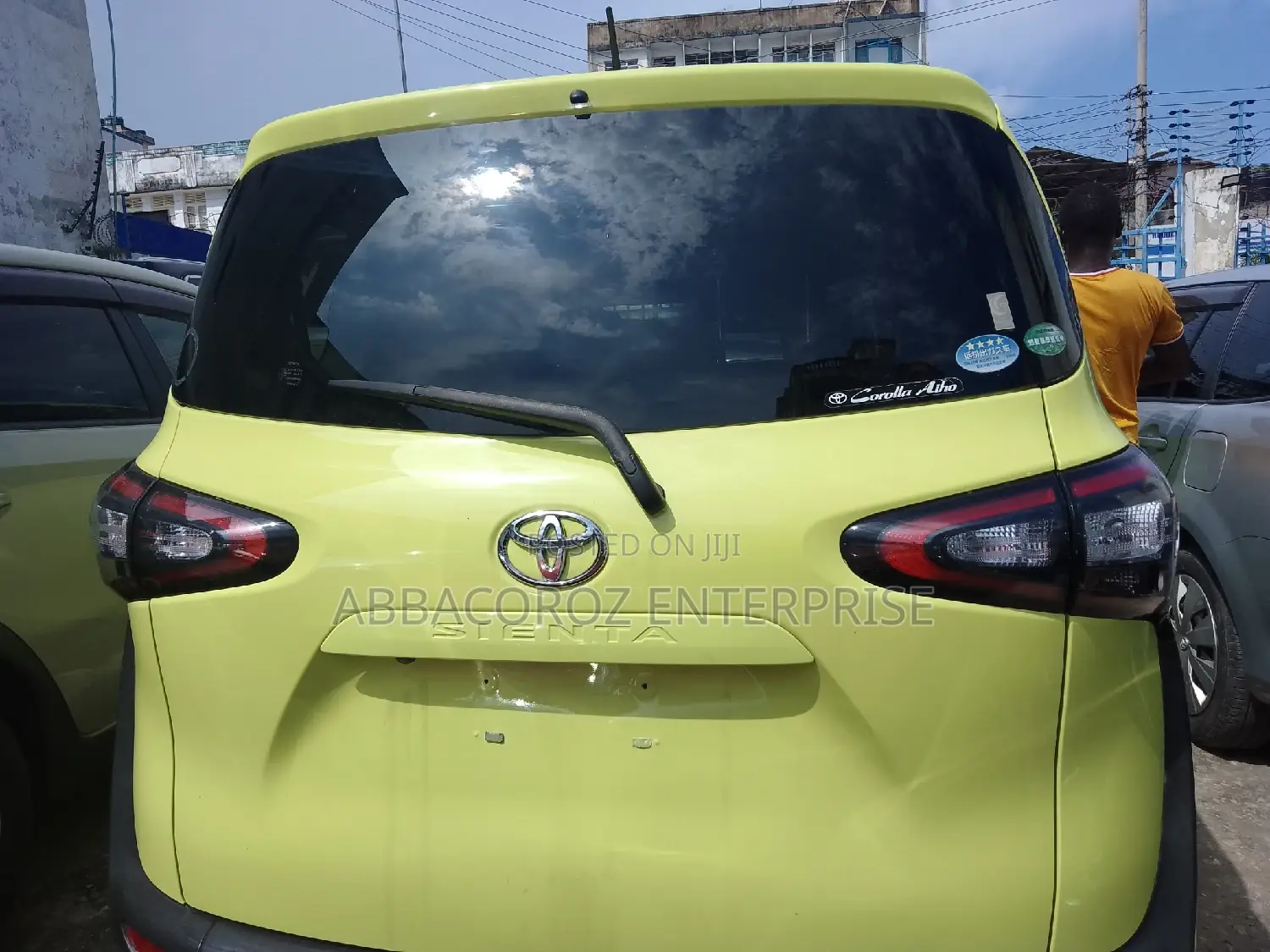Toyota Sienta 1.5 FWD 2016 Green