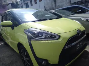 Toyota Sienta 1.5 FWD 2016 Green