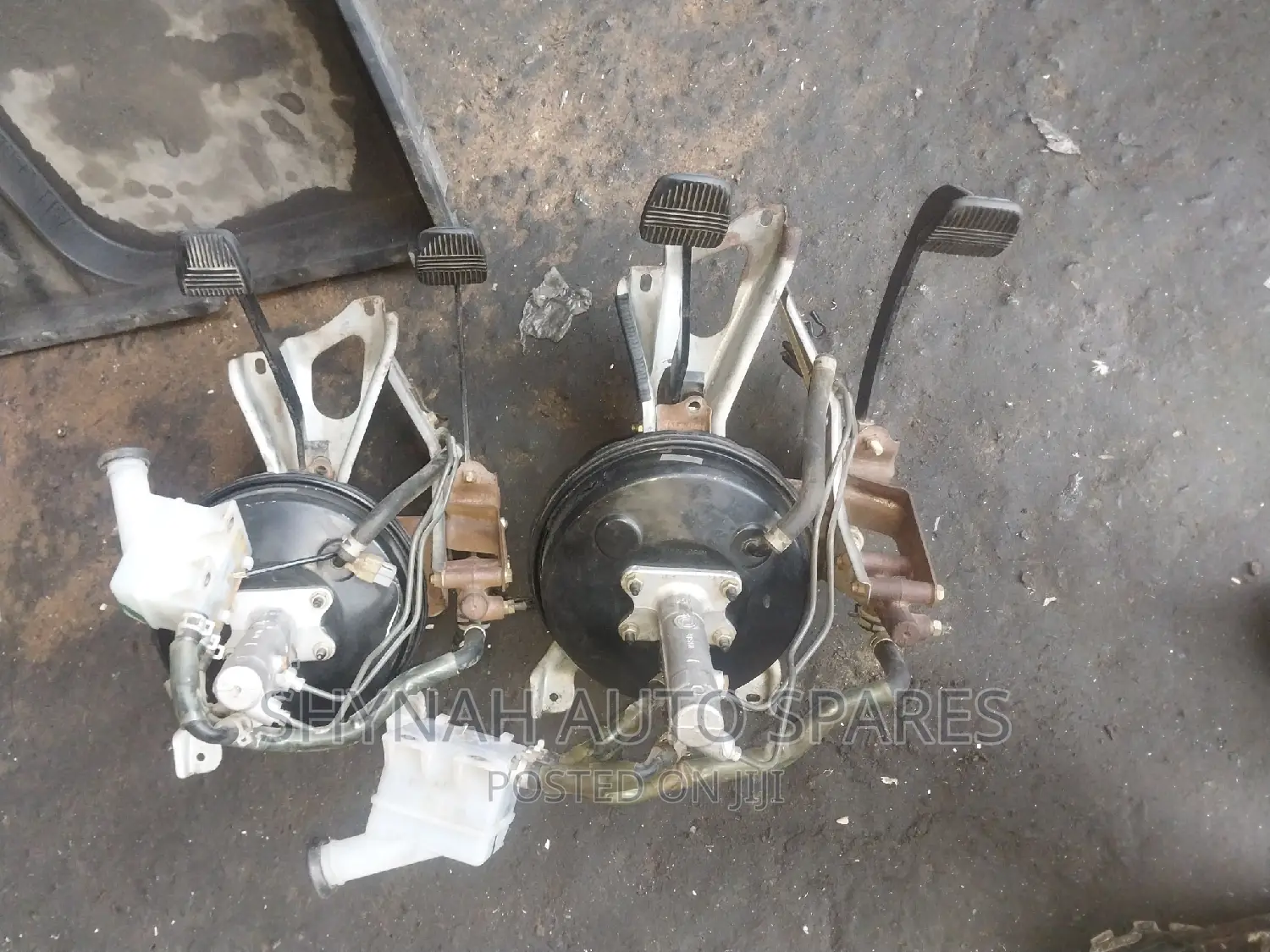 Toyota Shark 5l and 3l Brake Master Cylinder and Booster