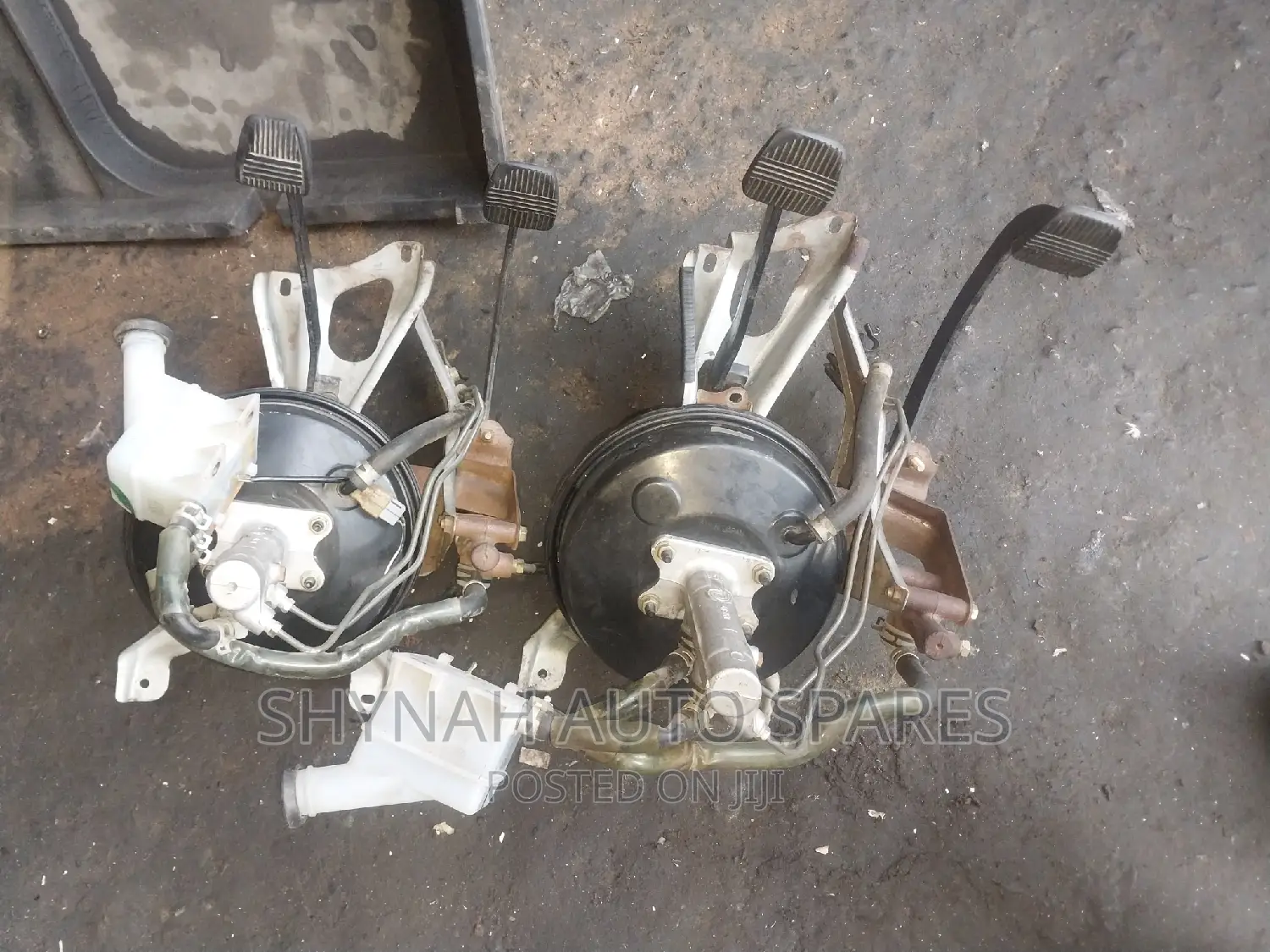 Toyota Shark 5l and 3l Brake Master Cylinder and Booster