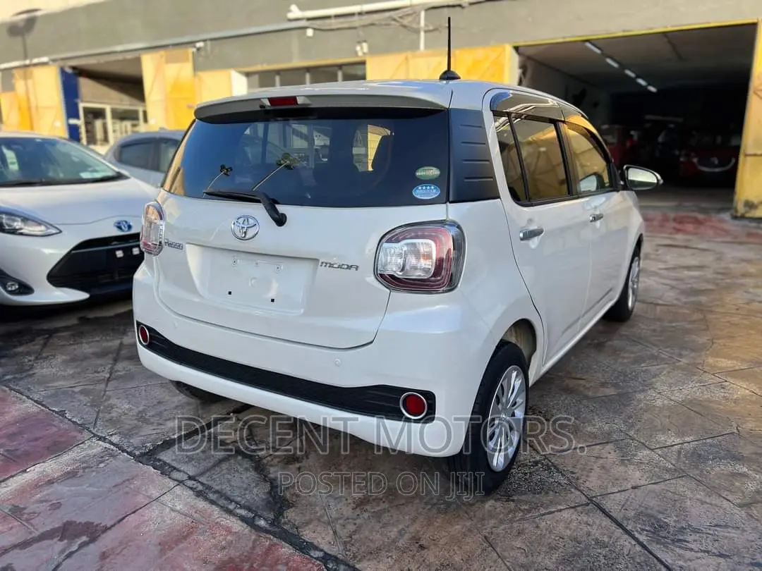Toyota Passo 1.0 FWD 2017 White
