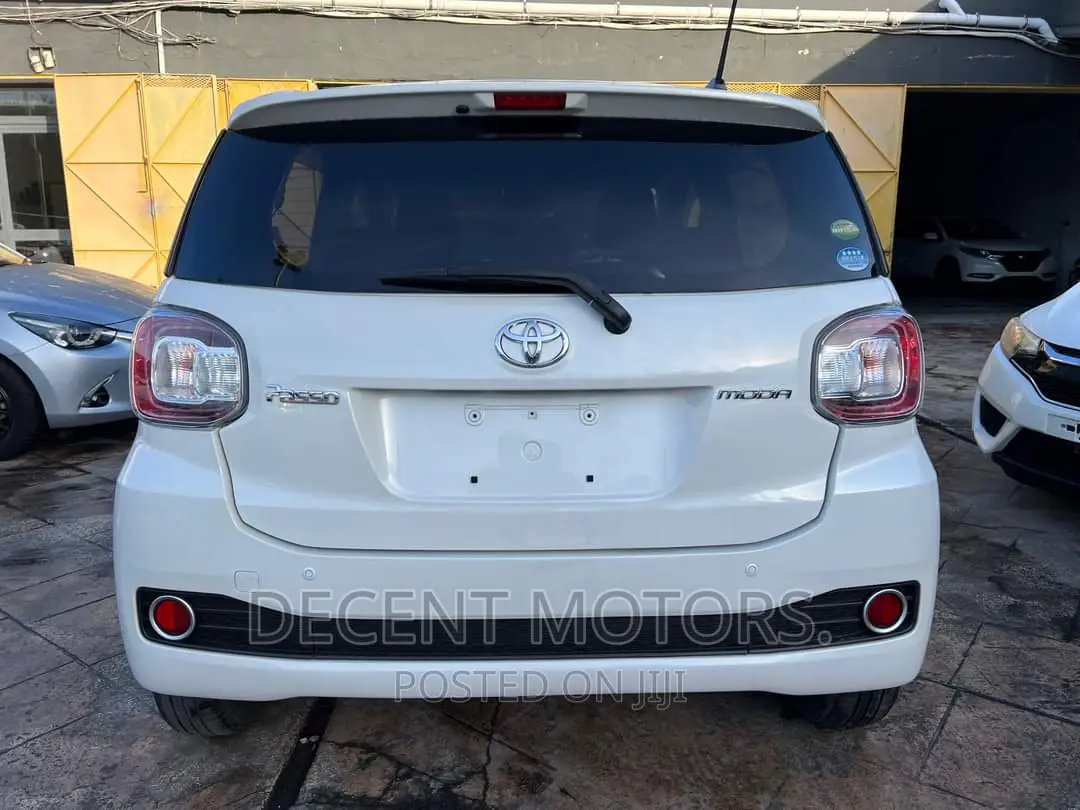 Toyota Passo 1.0 FWD 2017 White