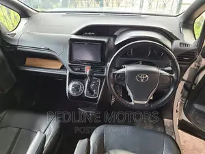 Toyota Esquire 2.0 AWD (7 seater) 2018 Pearl