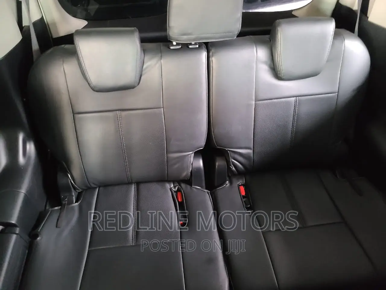 Toyota Esquire 2.0 AWD (7 seater) 2018 Pearl