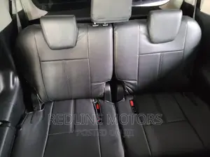 Toyota Esquire 2.0 AWD (7 seater) 2018 Pearl
