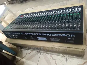 Soundcraft BE 26 Channels Plain Mixer