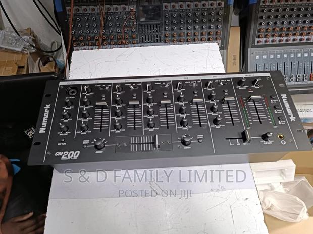 CM 200 DJ Mixer Numark With USB