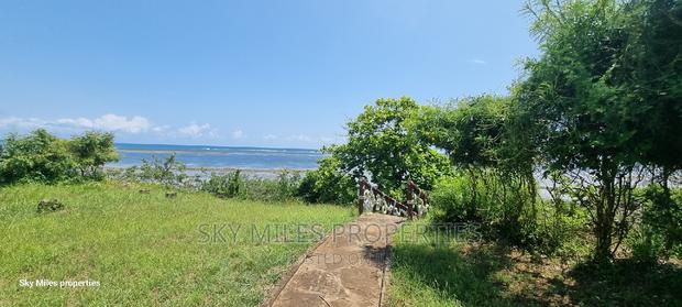 Serena,2.5 Acre Beach Plot on Sale - thumbnail 6