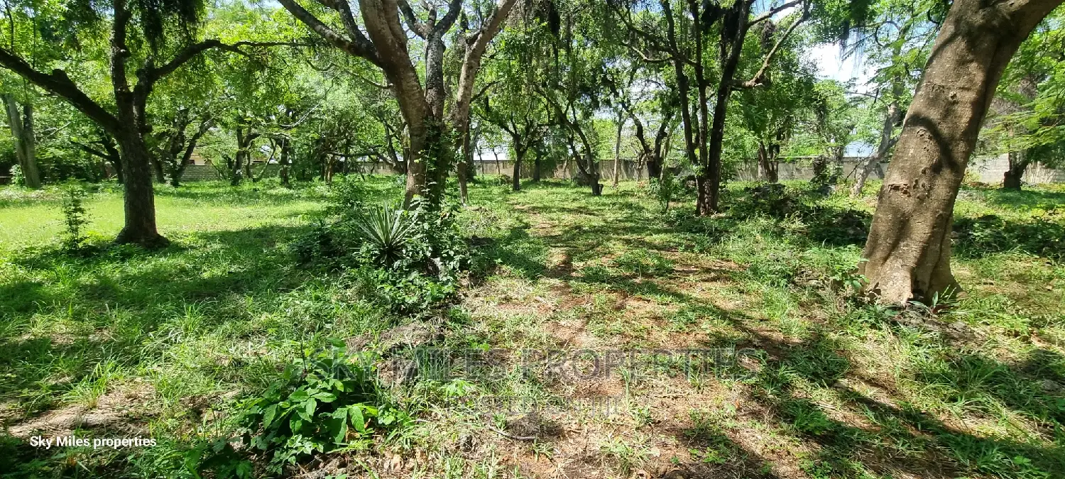 Serena,2.5 Acre Beach Plot on Sale
