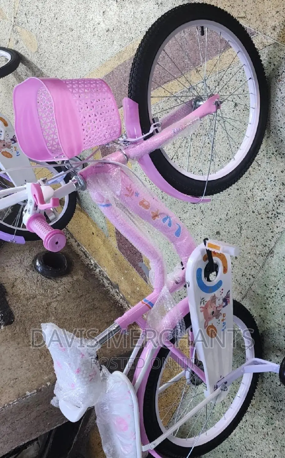Luta Bike Size 20 With Basket and Rare Sit