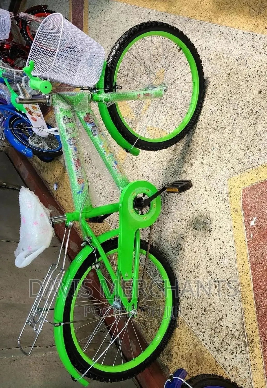 Kids Bike Size 20 With Basket and Water Bottle