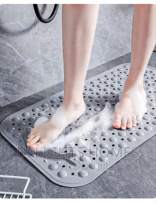 Bathroom Anti Slip Mat With Dolphin Lazy Scrubber