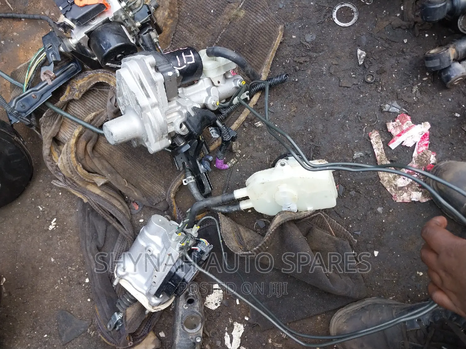 Honda Fit Hybrid Brake Master Cylinder Plus Motor