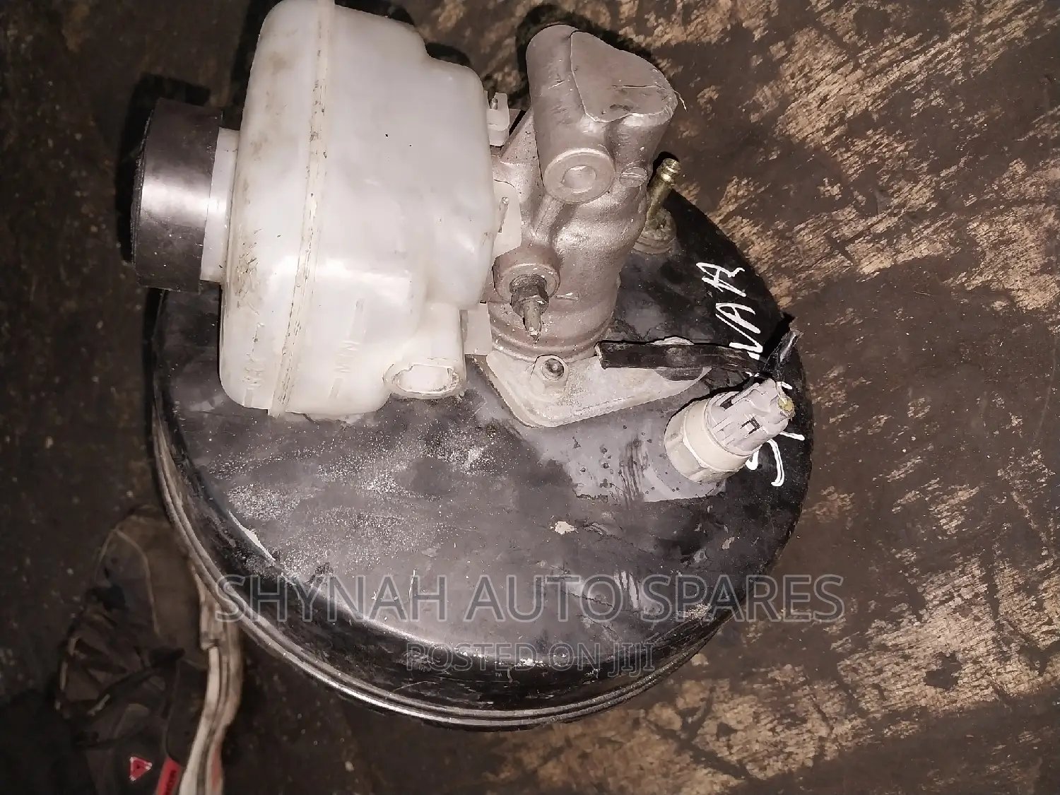 Toyota Hiace 7l Brake Master Cylinder and Booster Complete