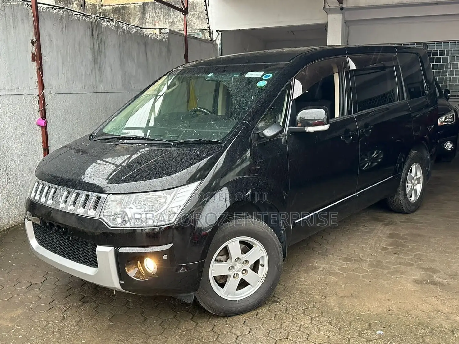 Mitsubishi Delica 2016 Black