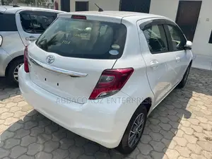 Toyota Vitz 2016 Pearl
