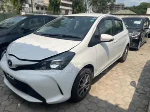 Toyota Vitz 2016 Pearl