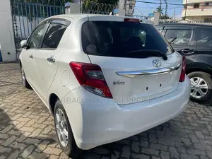 Toyota Vitz 2016 Pearl