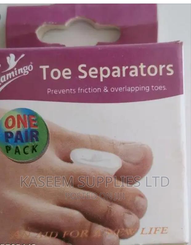 Flamingo Toe Separator - main view